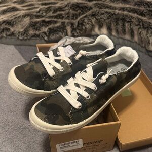 Forever 21 Green Camo Kids Sneakers